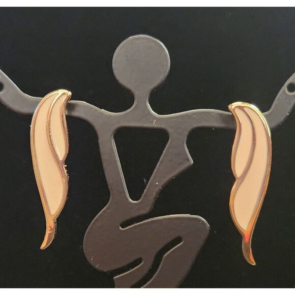 Trifari Earrings Vintage Winged Drop - Picture 7 of 9